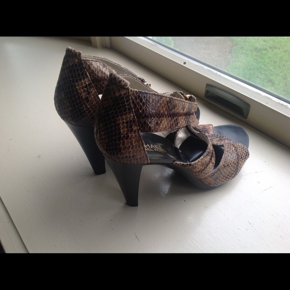 Animal Print Strappy Sandals - Picture 5 of 5